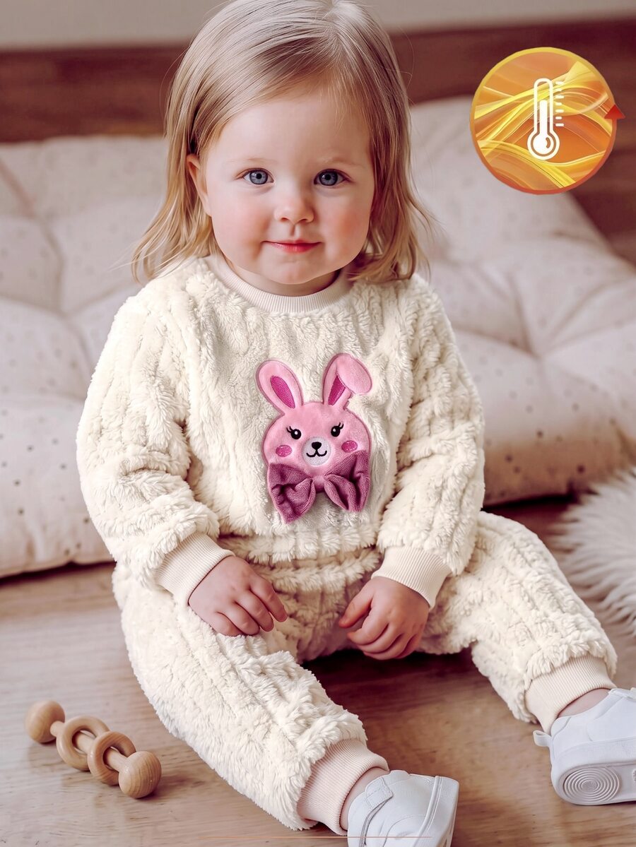 SHEIN Souflis 2件組女嬰刺繡兔子+字母3D蝴蝶結設計兒童休閒簡約圓領上衣,毛絨布料長袖+長褲套裝,鬆緊腰長褲,舒適保暖,適合冬季外出、度假與日常穿著 - 白色 - 查看 1