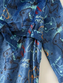 SHEIN KidsYoung Boy Game Console Pattern Fleece Lined Thick Hooded Long Sleeve Drawstring Robe Young Boy Loungewear Bathrobe - Multicolor - View 6