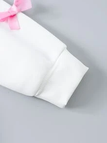 HELLO KITTY AND FRIENDS | SHEIN 1套女童主題愛心蝴蝶結圓領抓絨衛衣＋滿版印花喇叭褲，春秋室內/戶外穿搭套裝 - 彩色 - 查看 3