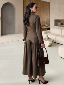 Mulvari Gaun Midi Kasual Wanita Lengan Panjang Bergaris dengan Kancing Setengah Plaket - Coffee Brown - View 3