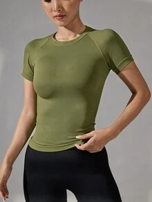Easithlete Easithlete Women's Solid Color Raglan Short Sleeve Fitted Seamless Sports T-Shirt - Olive Green - View 3