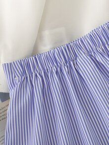 SHEIN Genkimix Kids 2件組女童長袖裙套裝，白色針織刺繡經典圓領長袖上衣搭配粉白條紋百褶裙，甜美可愛慵懶休閒運動學院風，適合戶外活動，休閒慵懶甜美簡約百搭日常舒適穿著 - 白色 - 查看 7