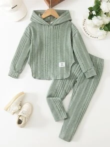 SHEIN Genkimix Kids 女童羅紋針織連帽兩件套，秋冬韓風親膚柔軟彈性直條紋套裝，休閒簡約風，連帽設計增添時尚感，適合4-8歲幼童，適合日常穿著、居家、戶外出遊，百搭實用 - 綠色 - 查看 3