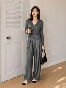 Yumoku 女款深灰色針織套裝 V領上衣與寬腿休閒長褲 通勤穿搭 冬季套裝 - 灰色 - 查看 5