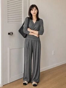 Yumoku 女款深灰色針織套裝 V領上衣與寬腿休閒長褲 通勤穿搭 冬季套裝 - 灰色 - 查看 6