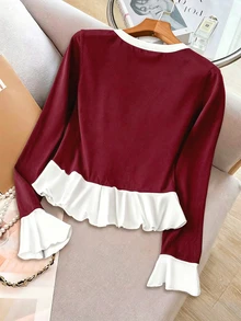 GlowEve 女款秋冬休閒時尚短版 T-shirt，仿鈕扣領、長袖圓領，袖口與下擺拼接配色設計，荷葉邊喇叭袖，黑色與杏色針織面料，優雅圖案女上衣，適合春季穿搭 - 酒紅色 - 查看 2