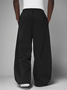 STYNVO Men's Drawstring Waist Pocket Minimalist Versatile Loose Sweatpants - Black - View 3