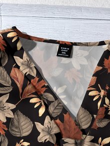 SHEIN CURVE+ 大尺碼浪漫花卉印花女款短袖荷葉袖上衣 - 白色 - 查看 5