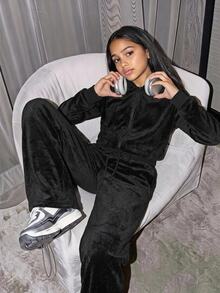 SHEIN 青少年女孩秋冬保暖內裡加厚兩件套 長袖拉鍊連帽外套 + 寬腿運動長褲 休閒套裝，適合日常穿著、居家、街頭，舒適 - 黑色 - 查看 5