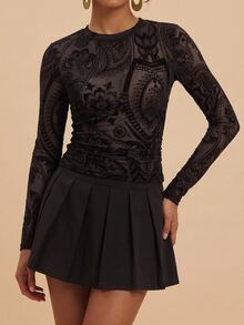 Travachic 女款花卉印花修身百搭休閒上衣 - 黑色 - 查看 4