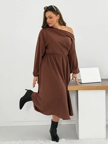 SHEIN Essnce Plus Size Minimalist Versatile Asymmetrical Shoulder Pleated Dress For Vacation - Brown - View 3