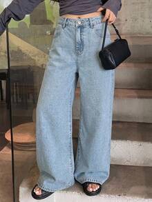 DAZY 女款夏季超短 A 字版休閒街頭風性感牛仔短褲 - 淺色水洗藍 - 查看 4
