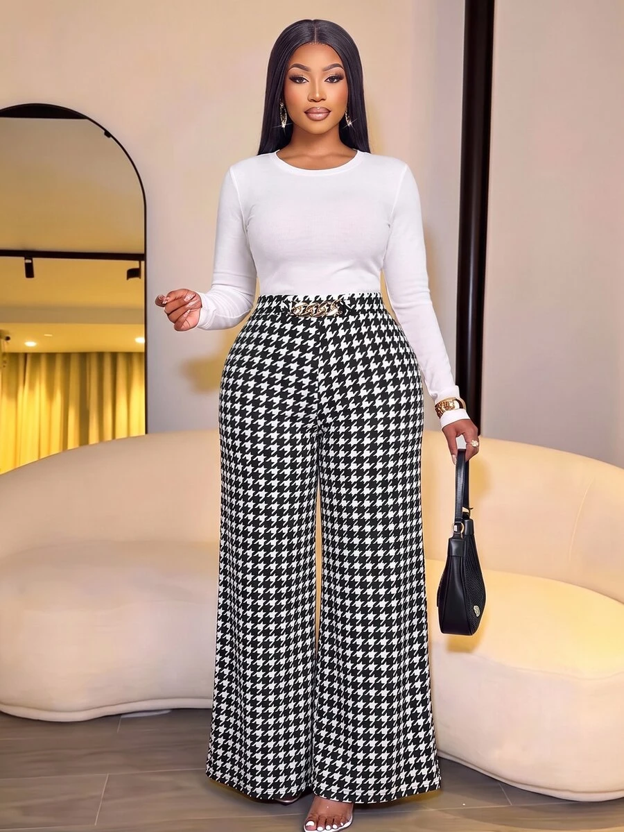 SOLERSUN Curvy Women Houndstooth Flare Pants, High Waist Trousers With Chain Metal Decor - Black and White - View 1