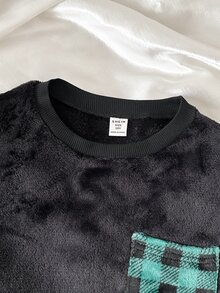 SHEIN 2件組兒童青少年男孩休閒日常百搭舒適黑綠圖案圓領套頭長袖上衣與長褲套裝，秋冬聖誕款 - 彩色 - 查看 4