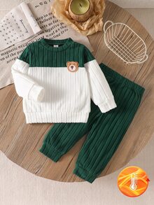 SHEIN Playful Pals 柔軟刷毛布料熊刺繡圖案對比色男嬰休閒套裝 - 墨綠色 - 查看 12