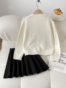 SHEIN Tween女孩秋冬休閒優雅復古學院風米色套頭提花針織毛衣與百褶裙兩件套，年輕時尚開學穿搭，秋冬街頭日常穿著 - 黑與白 - 查看 2