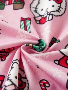 HELLO KITTY AND FRIENDS | SHEIN طقم ملابس منزلية للبنات الصغيرات بطبعة شجرة عيد الميلاد، ملابس علوية بأكمام قصيرة وبنطلون طويل - متعدد الألوان - مشاهدة 7