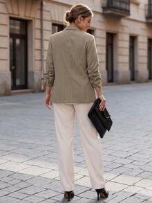 Chikora Blazer Kasual Wanita Ukuran Besar dengan Kerah Syal Bergaris untuk Perjalanan Sehari-hari - Khaki - View 2