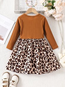 SHEIN Gaun Rajut Kasual Lucu Motif Leopard Lengan Panjang Longgar untuk Bayi Perempuan - Coklat - View 5