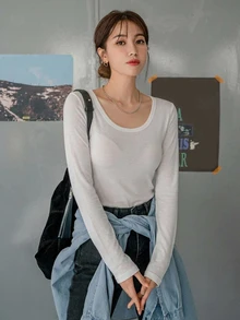 DAZY 女款純色圓領長袖休閒百搭T恤 - 白色 - 查看 1