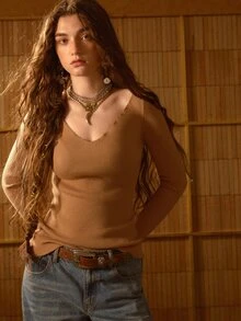 MOTF STUDIO WOMEN'S SOLID COLOR V-NECK LONG SLEEVE SLIM FIT VERSATILE SWEATER - Khaki - View 4