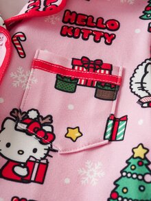 HELLO KITTY AND FRIENDS | SHEIN طقم ملابس منزلية للبنات الصغيرات بطبعة شجرة عيد الميلاد، ملابس علوية بأكمام قصيرة وبنطلون طويل - متعدد الألوان - مشاهدة 4