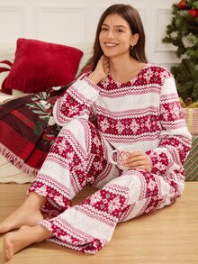 Doze Lane Christmas Red Snowflake Print Plush Pajama Set, Soft And Comfortable 2 Pieces Loungewear - Burgundy - View 6