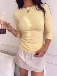 SHEIN EZwear 女款休閒性感奶油黃修身七分袖T恤，棉混紡面料，秋季風格，日常街頭穿搭，通勤、外出、約會、派對，奶油黃，秋季上衣，適合日常通勤、派對、秋冬春夏、聖誕節、新年、感恩節、婚禮、海灘、畢業典禮等場合，優雅百搭 - 淡黃色 - 查看 4