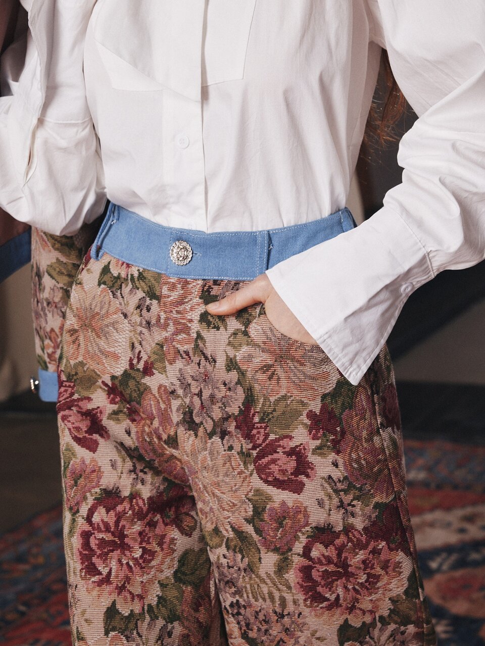 Women's Fall/Winter Modern Vintage Oil Painting Floral Jacquard Contrast Waist Flared Long Jeans, Suitable For Vacation, Daily, Commute