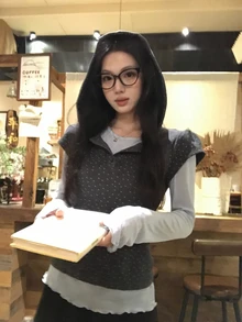 DAZY طقم نسائي من قطعتين بأسلوب كوري، ملابس علوية علوية بطبقات وألوان متباينة مع طباعة نقاط بولكا وغطاء رأس، وبلوزة بأكمام طويلة - الأزرق - مشاهدة 5