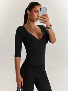 SHEIN BAE 95%棉女款休閒深V領修身3/4袖T恤，Y2K風格，復古，秋季上衣，適合日常通勤、聚會、夏季、聖誕節、新年、感恩節、派對、婚禮、海灘、外出、約會、情人節、優雅、度假、Y2K - 黑色 - 查看 4