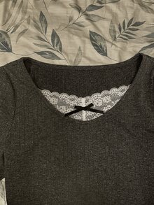 IslaSuriya Minimalist Sexy Lace V-Neck Bowknot Base Layer Top For Women, Ribbed Texture Slim Fit Flattering Elastic Knit Long Sleeve Inner Wear, Grey Bow Decor Slim Waist Ribbed Knit Base Layer - Grey - View 3