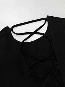 SHEIN LUNE Gaun Mini Ukuran Besar Bergaris Hitam Seksi Gaya Gothic dengan Lengan Panjang Mengembang dan Tali Silang di Bagian Belakang, Cocok untuk Nuansa Halloween, Cocok untuk Pergi ke Klub Malam di Musim Gugur. - Hitam - View 5
