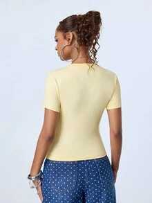 Y2Kool Women's Cream Yellow Letter Contrast Print Design Sweet Cool Casual Style Short Fitted T-Shirt, Suitable For Daily Commute, Shopping, Dating, Travel And Vacation Outfits - Yellow - View 2