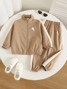 SHEIN 2件組兒童小男孩秋冬休閒卡其色夾克外套與卡其色長褲套裝，男孩夾克套裝 - 卡其色 - 查看 2