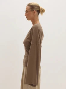MUSEYN Brown Jersey V Neckline Batwing Top Basic Versatile Everyday Casual Fall - Coffee Brown - View 3