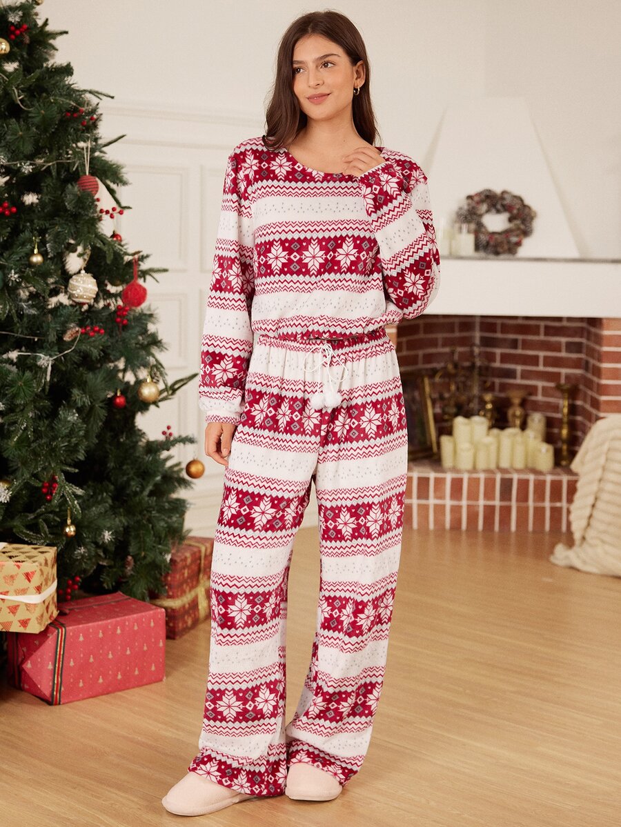 Doze Lane Christmas Red Snowflake Print Plush Pajama Set, Soft And Comfortable 2 Pieces Loungewear - Burgundy - View 1