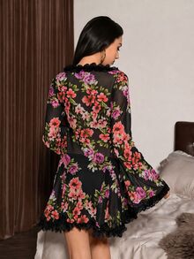 Slumberist Gaun Tidur Jala Bermotif Patchwork Renda Leher V Dalam, Gaun Seksi dengan Hiasan Renda yang Indah - Red Violet - View 2