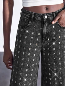 Maija Celana Jeans Denim Wanita Model Potongan Pendek dengan Saku dan Hiasan Rhinestone - Grey - View 9