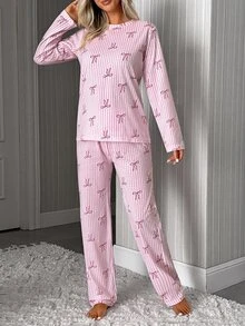 SHEIN Cottnline طقم بيجاما كاجوال للاسترخاء من القطن، قطعتان: تي شيرت بأكمام طويلة بنقشة فيونكة وخطوط + بنطال طويل - وردي - مشاهدة 3