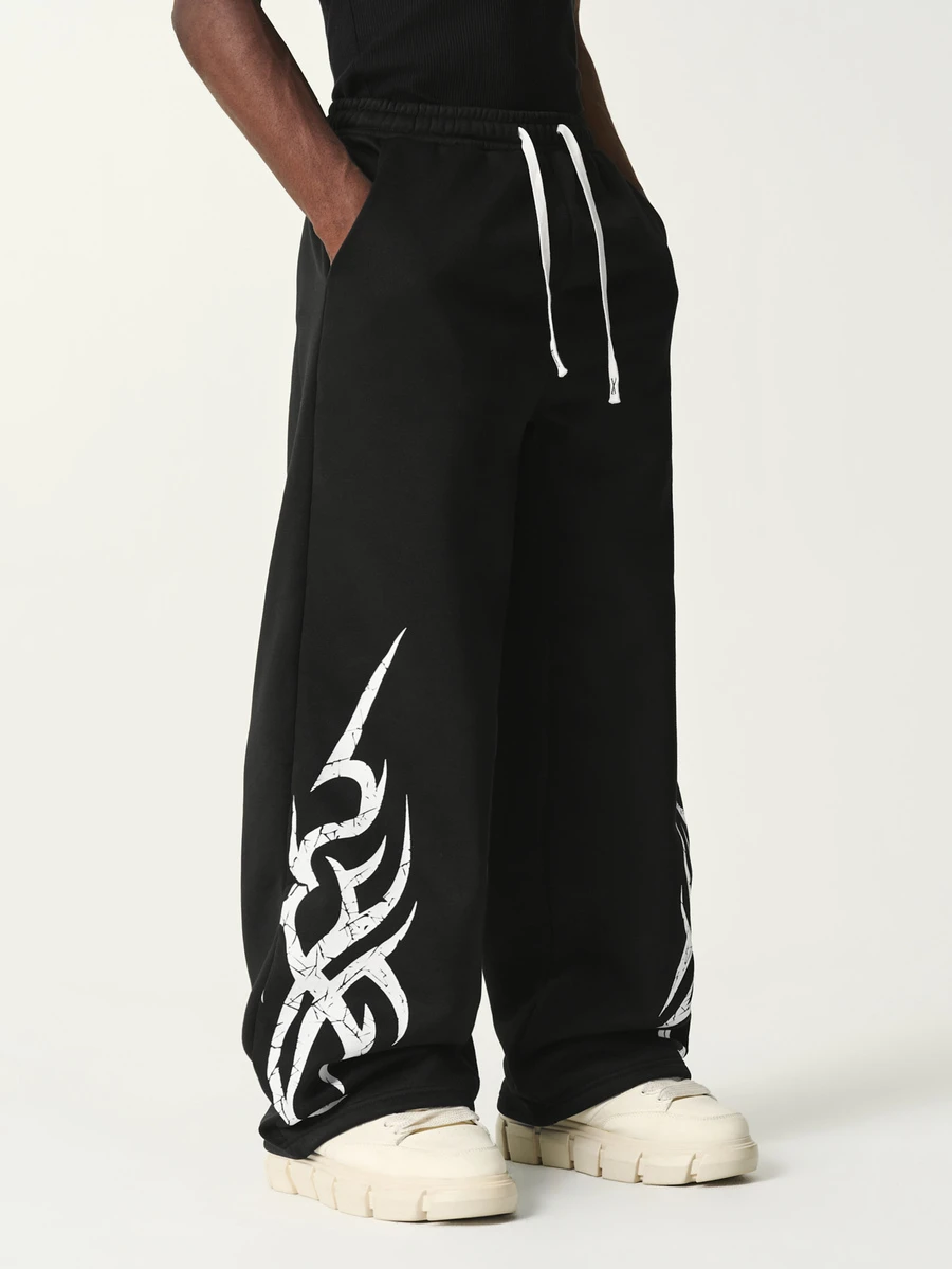 STYNVO Men's Drawstring Waist Pocket Casual Daily Travel Sweatpants - Black - View 1