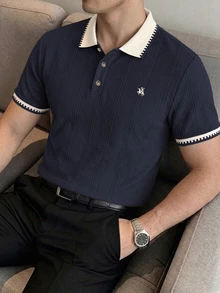 Manfinity Homme 男士時尚休閒通勤短袖 Polo 衫，男士針織提花上衣，男士圖案短袖 Polo 衫，復古風格，老錢風，適合日常休閒、週末旅行，可作為男友/丈夫禮物，派對、夏季度假、海灘穿著、夏威夷婚禮及春夏穿著 - 藍色 - 查看 1