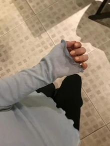 DAZY طقم نسائي من قطعتين بأسلوب كوري، ملابس علوية علوية بطبقات وألوان متباينة مع طباعة نقاط بولكا وغطاء رأس، وبلوزة بأكمام طويلة - الأزرق - مشاهدة 4
