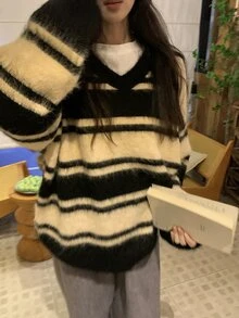 DAZY Women's V-Neck Striped Korean Style Long Sleeve Sweater, Autumn/Winter - Grey - View 3