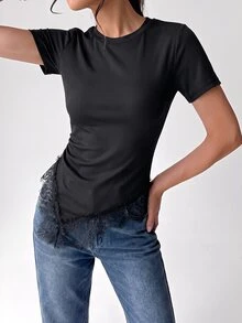 Firerie 女款簡約優雅休閒度假通勤修身T恤上衣，黑色短袖收腰不對稱下擺蕾絲飾邊，適合度假、海灘、假日穿搭 - 黑色 - 查看 6
