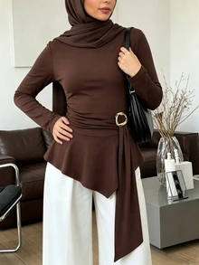 Selianne تي شيرت نسائي بلون موحد من القطن 34% بتصميم لف متقاطع وأكمام طويلة، مع ربطة خصر وأكمام واسعة وحافة مكشكشة غير متماثلة مع شريط، ملابس علوية أنيقة بأسلوب محتشم للشرق الأوسط - بني - مشاهدة 4