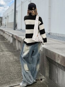 FRIFUL Women's Letter Print Colorblock Casual Everyday Sweatshirt - Black and White - View 2