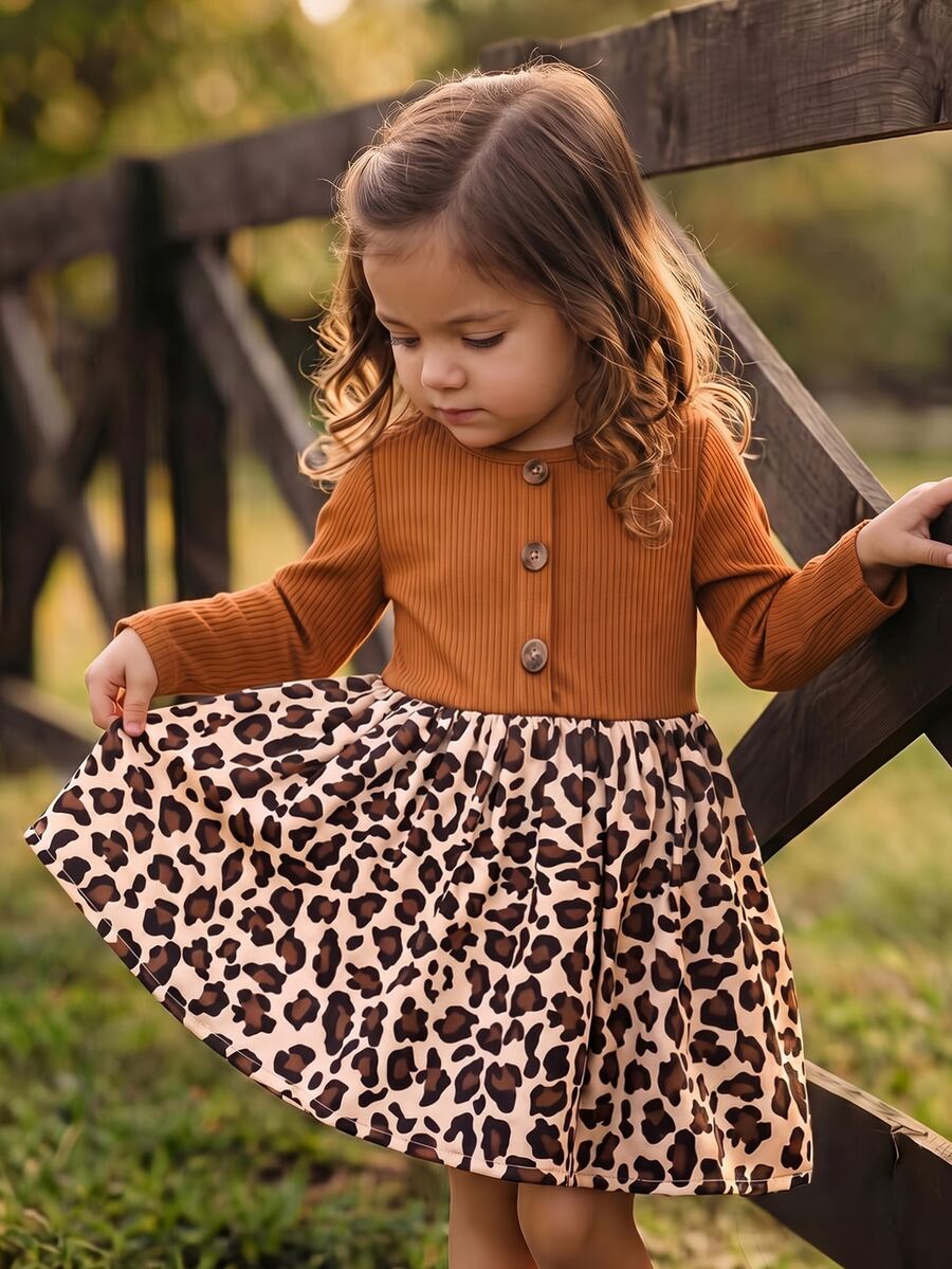 SHEIN Gaun Rajut Kasual Lucu Motif Leopard Lengan Panjang Longgar untuk Bayi Perempuan - Coklat - View 1