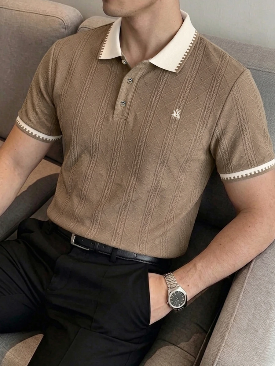 Manfinity Homme 男士休閒通勤短袖 Polo 衫,男士針織提花上衣,男士圖案短袖 Polo 衫,復古風格,老錢風,適合日常休閒、週末旅行,可作為男友/丈夫禮物,派對、夏季度假、海灘穿著、夏威夷婚禮及春夏穿著 - 卡其色 - 查看 1