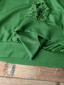 Rusticease Plus Size Sexy Embroidered Hollow Out Pocket Hooded Sweatshirt - Green - View 10